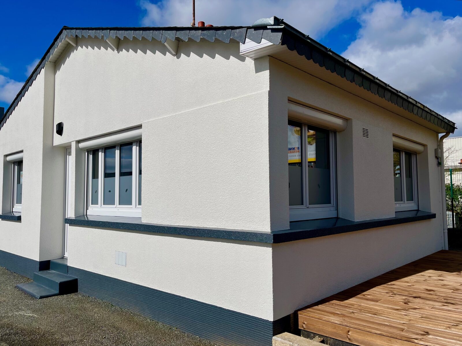 Btpi Angers Renovation Complete De Maison Dans Le Maine Et Loire Facade Bureau